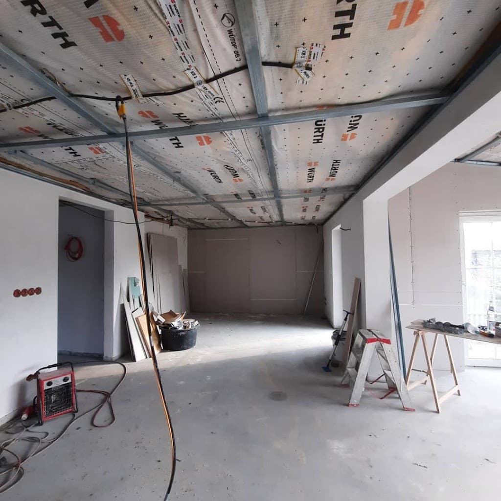 C I-Innenausbau GmbH (Trockenbau-Bodenverlegung-Renovierung)