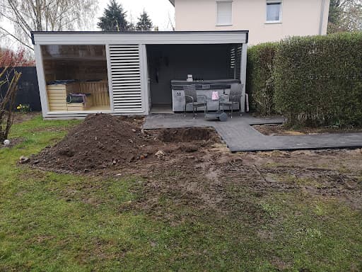 Universal - Gartenbau, Innenausbau, Reinigung — Kundenfoto