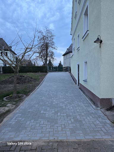 Universal - Gartenbau, Innenausbau, Reinigung — Kundenfoto